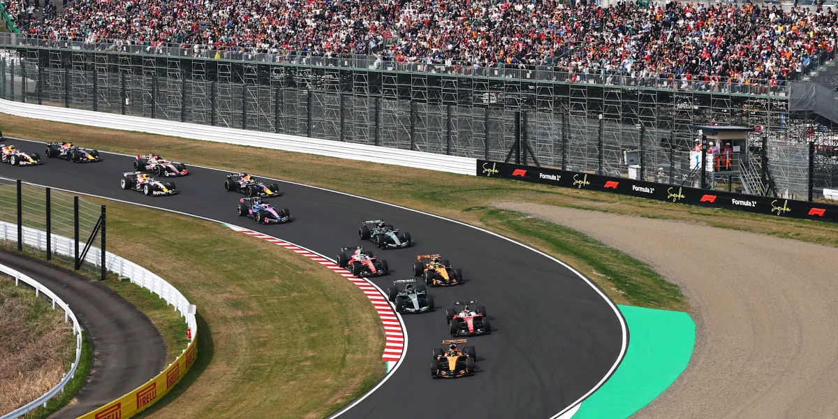 Oscar Piastri a oferit o lansare impresionantă la Marele Premiu al Japoniei, reușind să obțină victoria după un start de senzatie, care l-a propulsat de pe locul al treilea pe grilă în fruntea cursei