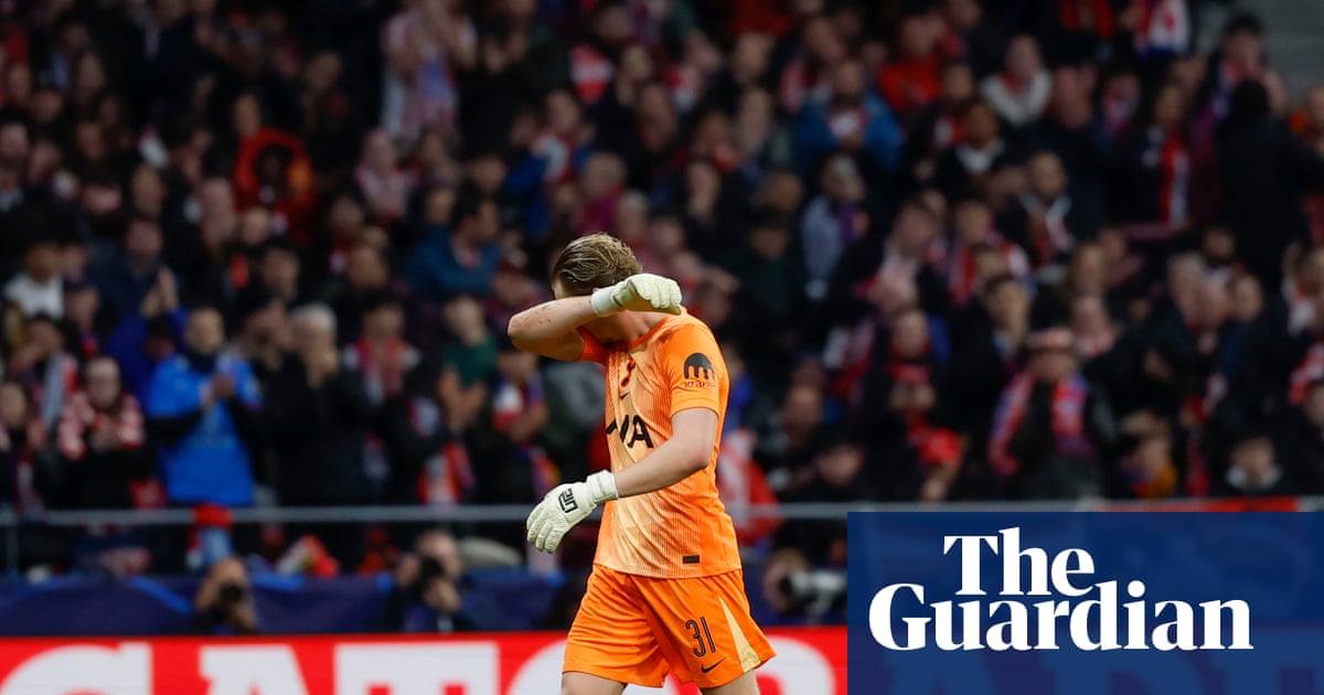 Tottenham, umilită de Atletico Madrid: Tudor își apără decizia de a-l schimba pe Kinsky în doar 17 minute Tottenham a suferit una dintre cele mai dure înfrângeri din istoria recentă, fiind învinsă cu scorul de 5-2 de Atlético Madrid într-un meci din Liga Campionilor care va rămâne în memoria fanilor pentru greșelile grave și deciziile surprinzătoare ale antrenorului interimar Igor Tudor