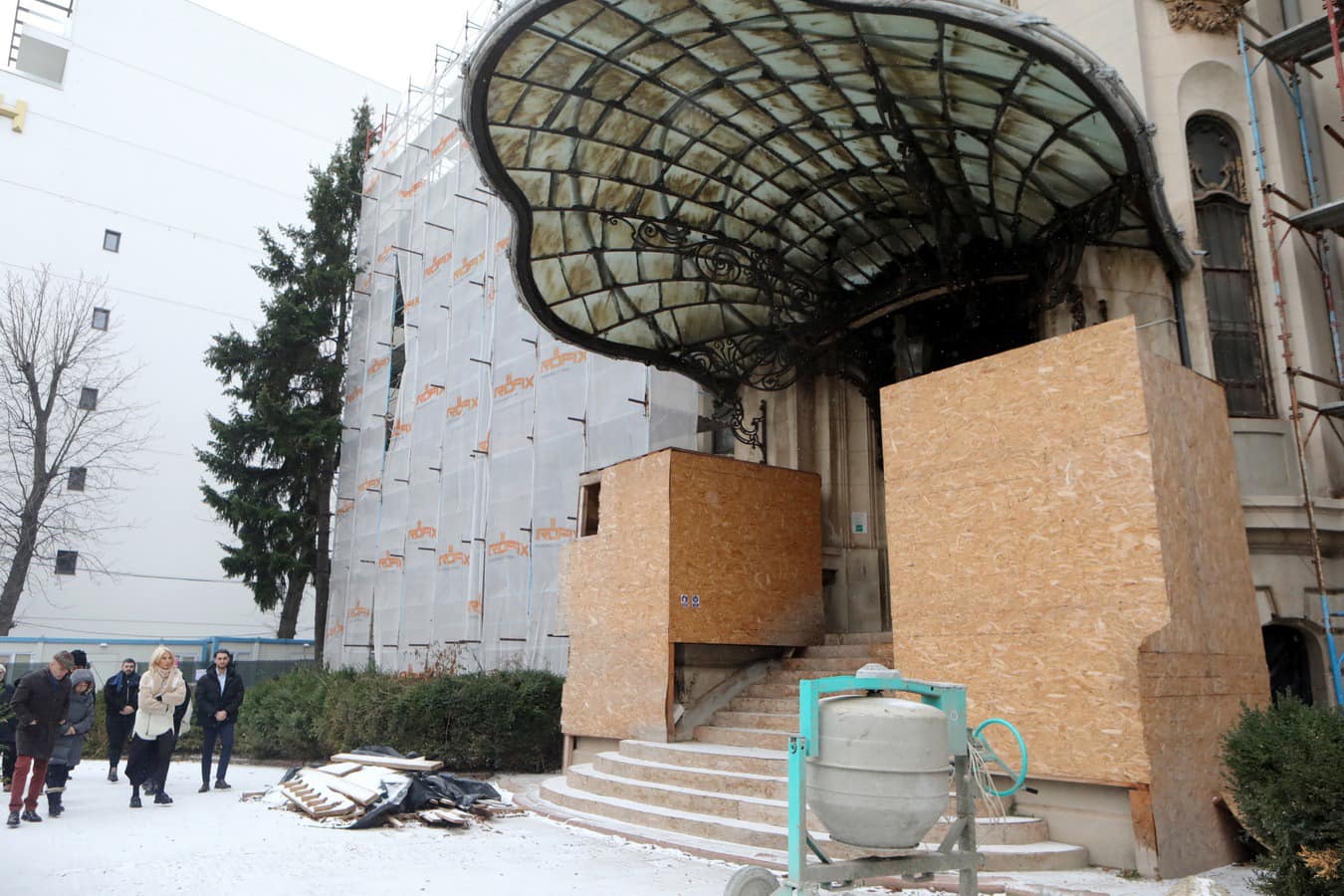 Control și reevaluare a patrimoniului cultural din Muzeul Național „George Enescu” Under the auspices of renewed scrutiny, two specialized teams of experts are currently inspecting the storied halls of the Muzeul Național „George Enescu”