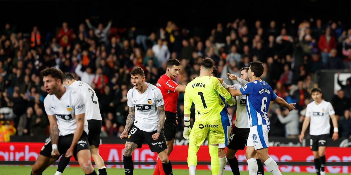 Trei ani fără schimbări, rutina e tornadă în continuare