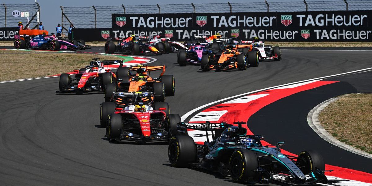 George Russell (Mercedes) a triumfat în cursa de Sprint de la Shanghai, conturând un început de sezon solid pentru echipa germană