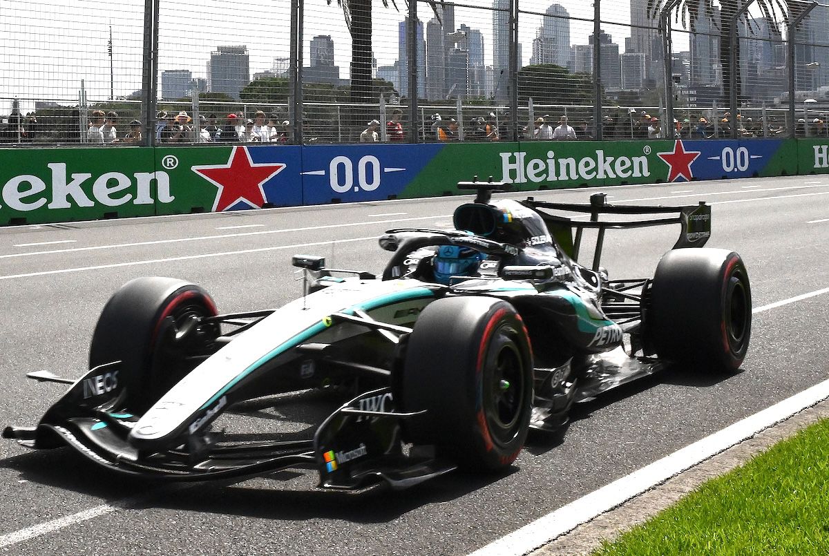 George Russell a fost cel mai rapid pilot în prima sesiune de calificări a noului sezon din Formula 1, obținând pole position pentru Marele Premiu al Australiei, programat duminică la Melbourne