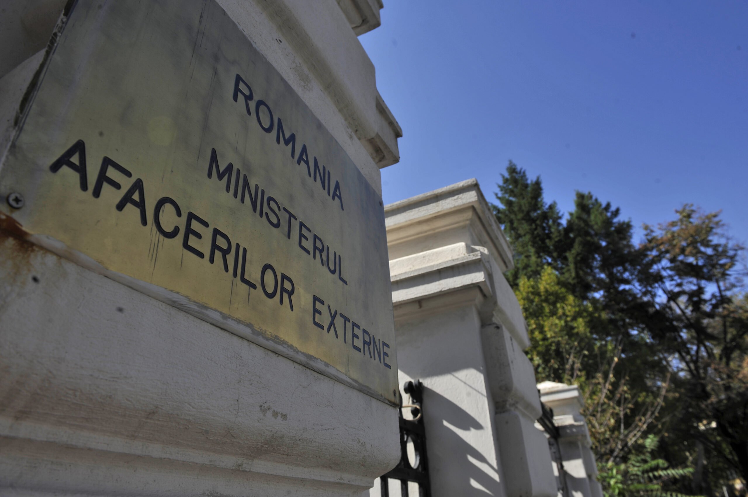 În contextul escaladării conflictului din Orientul Mijlociu, situația românilor aflați în zona de război se deteriorează rapid, iar autoritățile române trag un semnal de alarmă privind imposibilitatea momentană de a asigura repatrierea prin zboruri comerciale sau chartere