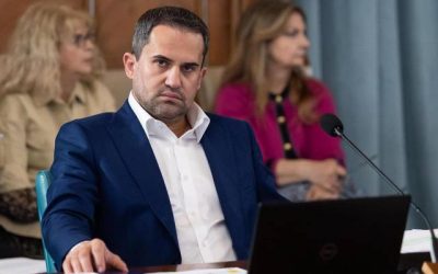 Ministrul Transporturilor respinge acuzațiile privind negocierile politice la bugetul național Ministrul Transporturilor, Ciprian Şerban, a clarificat marți poziția instituției sale în legătură cu amendamentele propuse de PSD la proiectul de buget, lansând un apel pentru calm și transparență în aceste negocieri interinstituționale