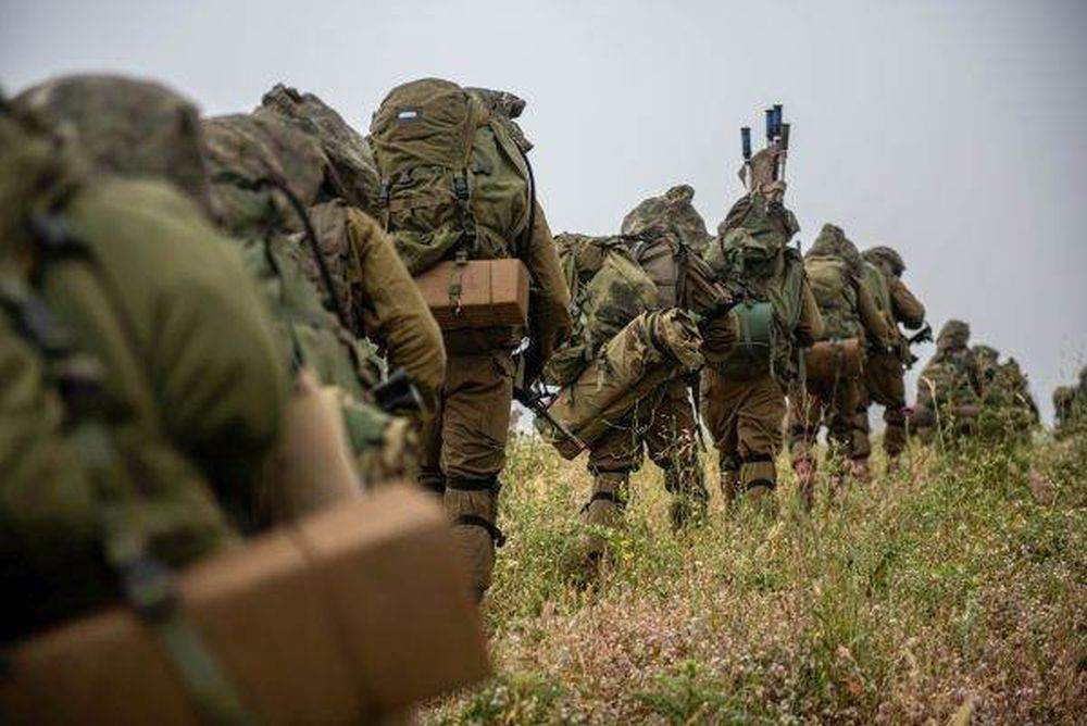 Președintele Ucrainei, Volodimir Zelenski, a semnat recent o lege menită să întărească disciplina în rândul forțelor armate și să elimine problemele de discriminare și hărțuire sexuală, un pas important în modernizarea și consolidarea sistemului militar ucrainean într-un context dificil marcat de conflictul cu Rusia