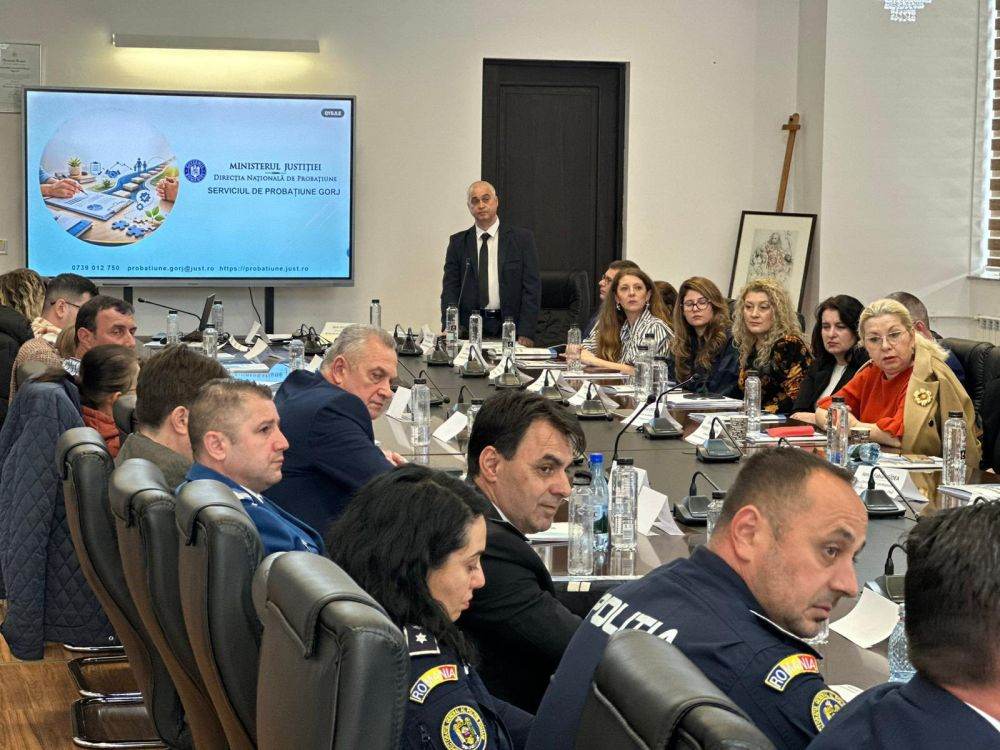 Ion-Claudiu Teodorescu, secretarul general al Ministerului Justiției, a participat marți, 20 martie, la evenimentul de prezentare a raportului de activitate al Serviciului de Probațiune Gorj pentru anul 2025, reafirmând angajamentul instituției în modernizarea și eficientizarea sistemului de reintegrare socială a persoanelor condamnate