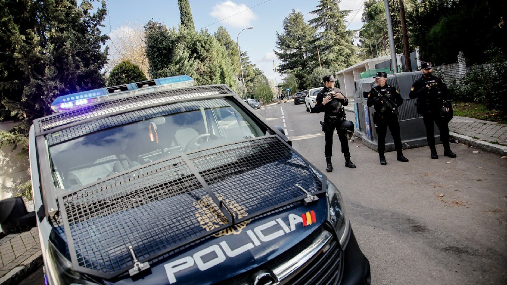 Trei persoane, suspectate de facilitarea ocolirii sancțiunilor impuse de Uniunea Europeană în contextul invaziei Rusiei în Ucraina, au fost arestate recent pe insula Mallorca