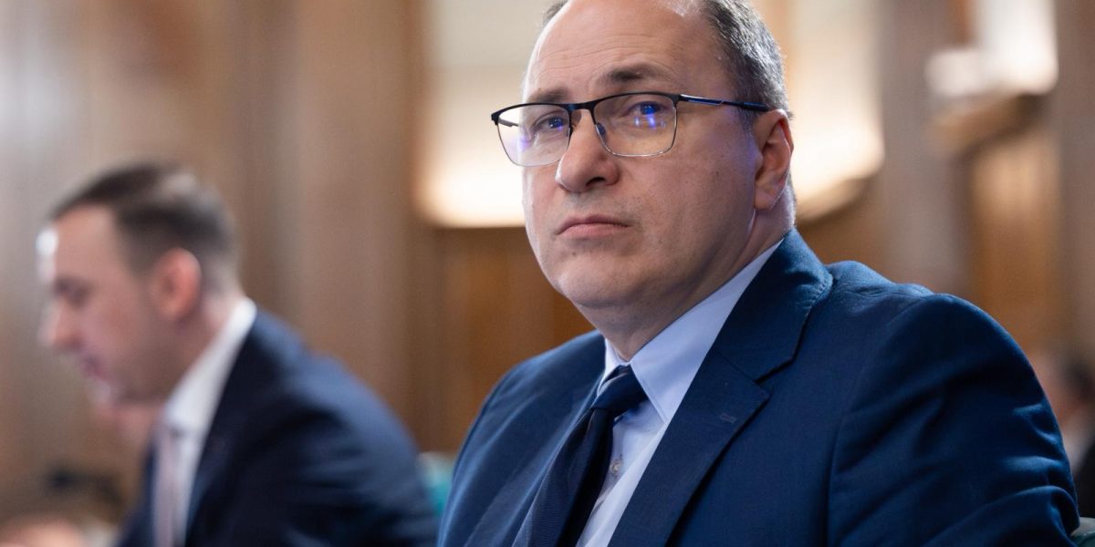 Ministrul Educației și Cercetării, Mihai Dimian, a adus un semnal de optimist și încredere în începutul mandatului său, anunțând un pas important pentru dezvoltarea infrastructurii educaționale din România