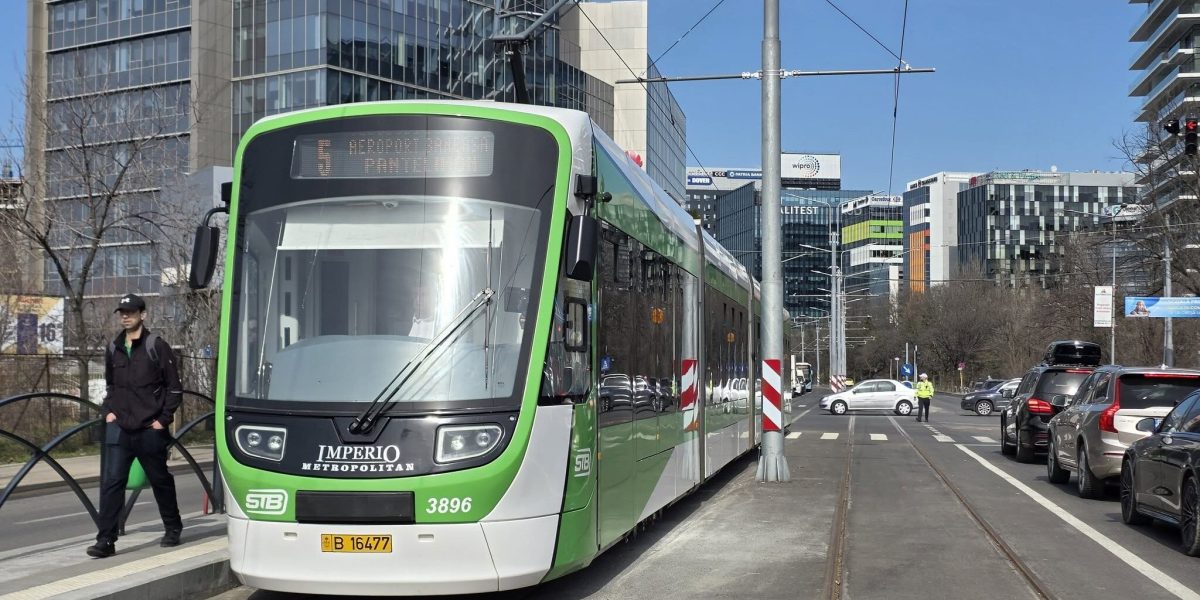 Primăria București a explicat de ce linia de tramvai 5, redeschisă duminică, 8 martie, are un traseu modificat și nu ajunge până în Piața Sfântul Gheorghe, așa cum s-a intenționat inițial
