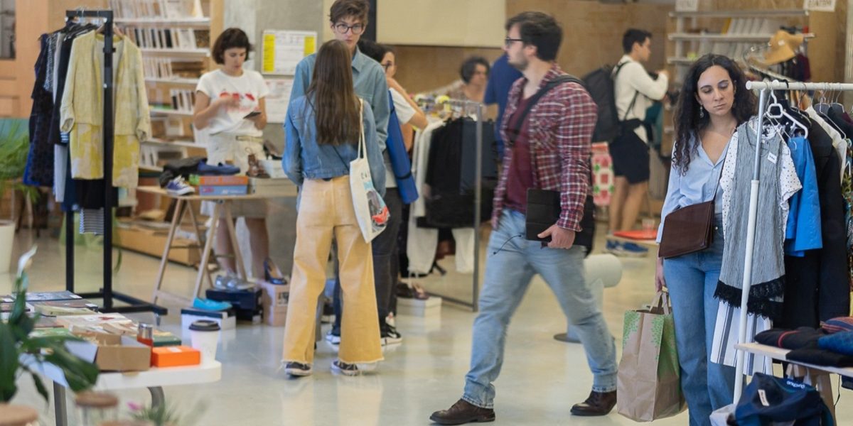 DezNod: un eveniment de sustenabilitate și economie circulară în inima Capitalei Bucureștiul devine, în weekend-ul 21-22 martie, epicentru inițiativelor dedicate economiei circulare și rezilienței comunitare, odată cu organizarea celei de-a patra ediții a târgului DezNod