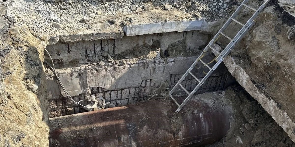 Surparea carosabilului pe Șoseaua Mihai Bravu, în dreptul numărului 307, a provocat utanțare în orașul București și a readus în discuție starea rețelelor subterane în zonele de trafic intens