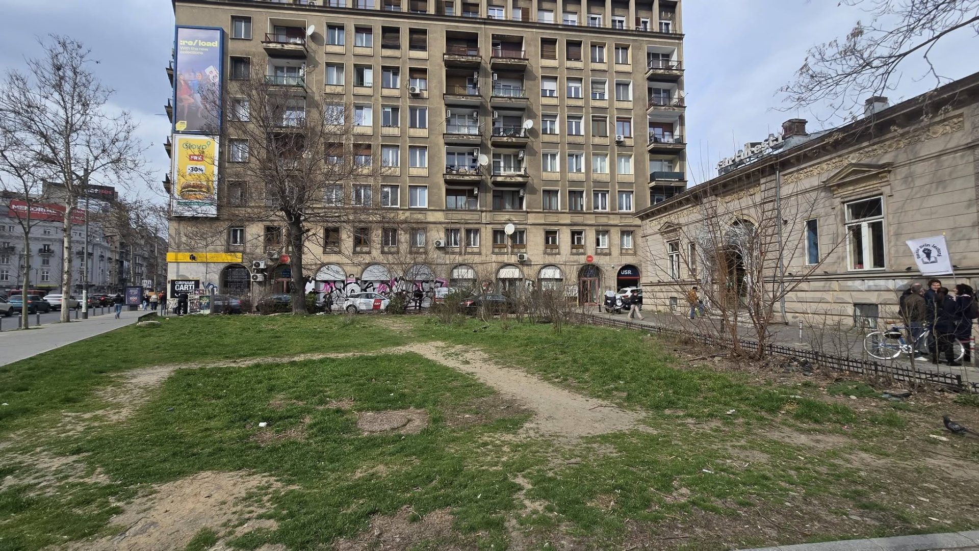 Primarul Capitalei, Nicușor Dan, atrage atenția asupra unui incident controversat legat de terenul din fața librăriei Cărturești din centrul Bucureștiului