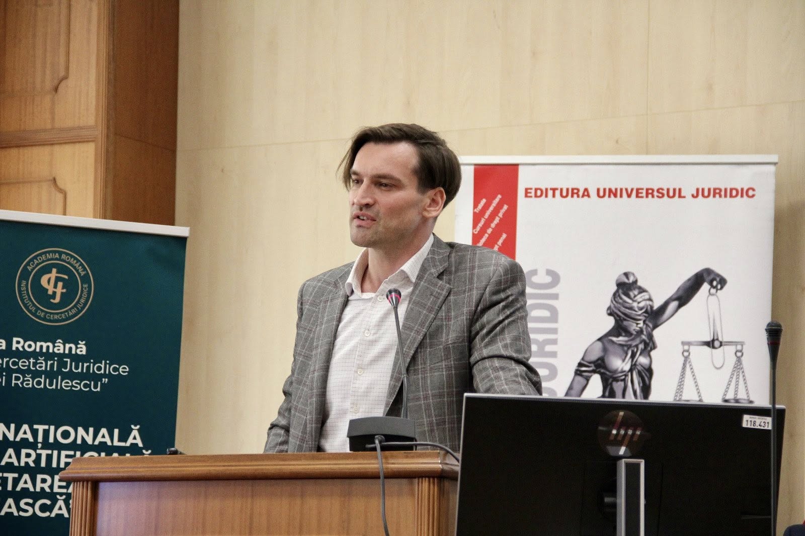 Dezbatere despre integrarea inteligenței artificiale în sistemul educațional românesc Deputatul PNL Andrei Baciu a participat marți la prima Conferință Națională de AI în Cercetarea Românească, eveniment dedicat discuțiilor privind utilizarea inteligenței artificiale în domeniul educației și inovării