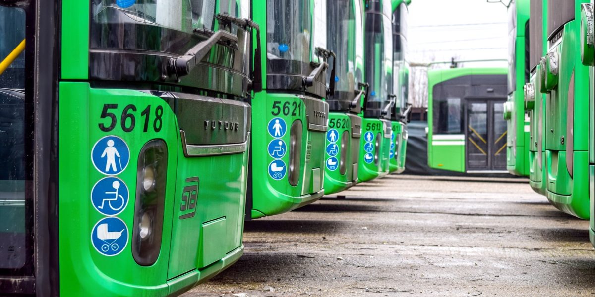 Începutul noii etape a transportului public din București aduce, începând de luni, 30 martie, o schimbare importantă pentru locuitorii capitalei: intrarea în circulație a troleibuzelor electrice Yutong, primele vehicule de acest tip fabricate de producătorul chinez și livrate în Europa