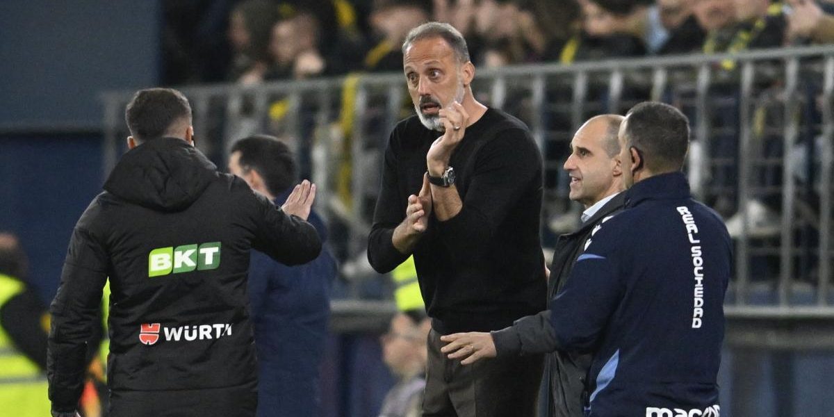 Eșecul Real Sociedad în duelul cu Villarreal, un început letal care a decis soarta meciului Real Sociedad a înregistrat o înfrângere dureroasă în meciul de duminică, scor 0-3, în fața formației Villarreal