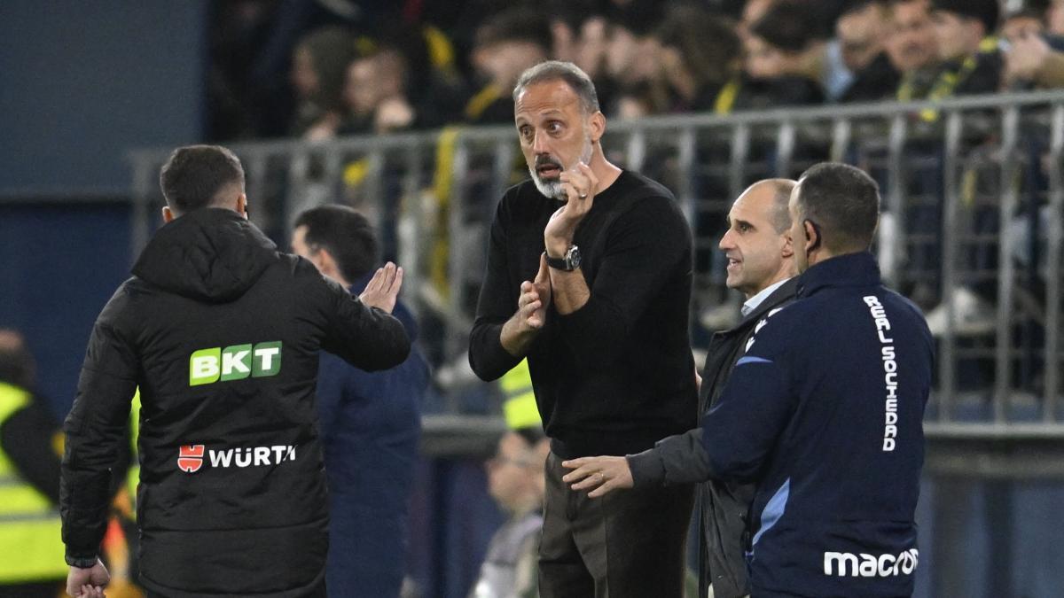 Eșecul Real Sociedad în duelul cu Villarreal, un început letal care a decis soarta meciului Real Sociedad a înregistrat o înfrângere dureroasă în meciul de duminică, scor 0-3, în fața formației Villarreal