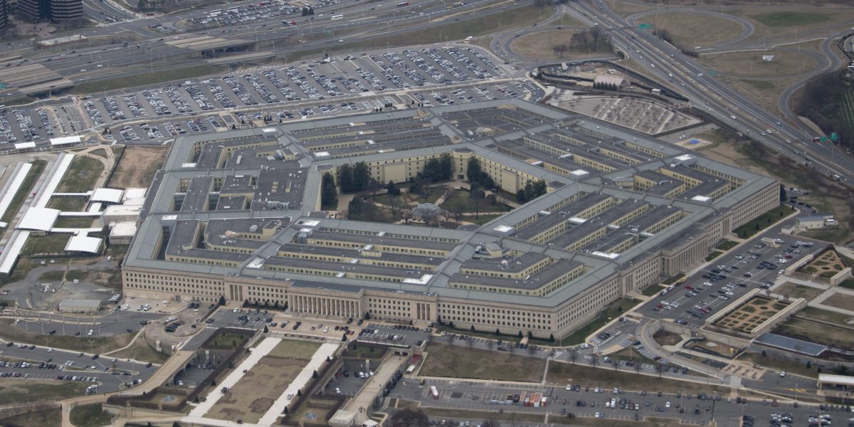 Demisie șoc în lumea tehnologiei AI: Devizul unui fost expert la OpenAI în contextul tensiunilor din sectorul militar Un val de controverse s-a stârnit în sectorul mondial al inteligenței artificiale după ce Caitlin Kalinowski, fost engineer specializată în robotică și hardware la OpenAI, a decis să-și continue cariera în afara companiei