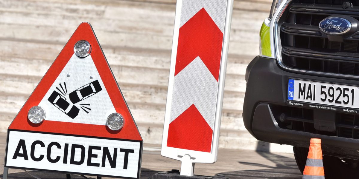 Accident grav în județul Buzău: patru autocamioane și autoturisme implicate, patru răniți Un accident rutier serios a avut loc astăzi în județul Buzău, circulația fiind afectată pe scară largă, după ce o autocisternă și patru autoturisme s-au ciocnit într-un eveniment neprevăzut, soldat cu răniți și o blocadă temporară a drumurilor