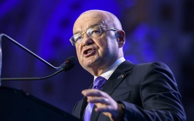 Cluj-Napoca va relua licitația pentru centura metropolitană, după incidentele de securitate electronică Primarul Emil Boc a anunțat, în cadrul emisiunii Ziua Live, că proiectul de infrastructură pentru centura metropolitană a Clujului va fi reluat printr-o nouă licitație, care va fi divizată în șase segmente distincte