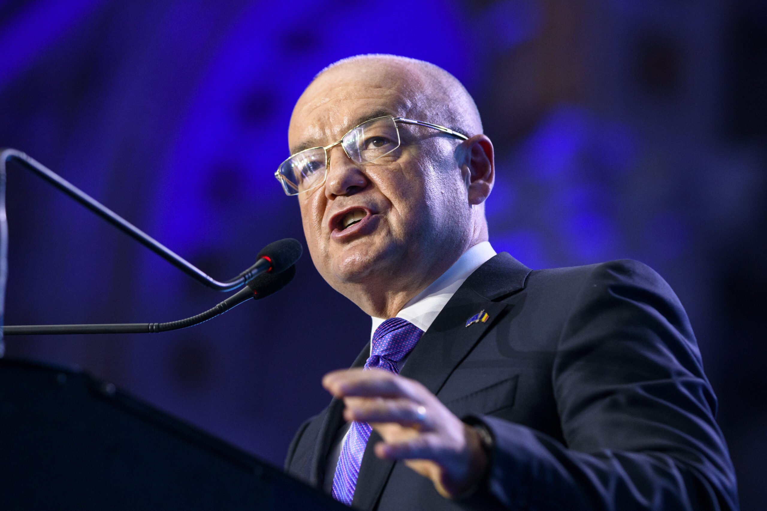 Cluj-Napoca va relua licitația pentru centura metropolitană, după incidentele de securitate electronică Primarul Emil Boc a anunțat, în cadrul emisiunii Ziua Live, că proiectul de infrastructură pentru centura metropolitană a Clujului va fi reluat printr-o nouă licitație, care va fi divizată în șase segmente distincte