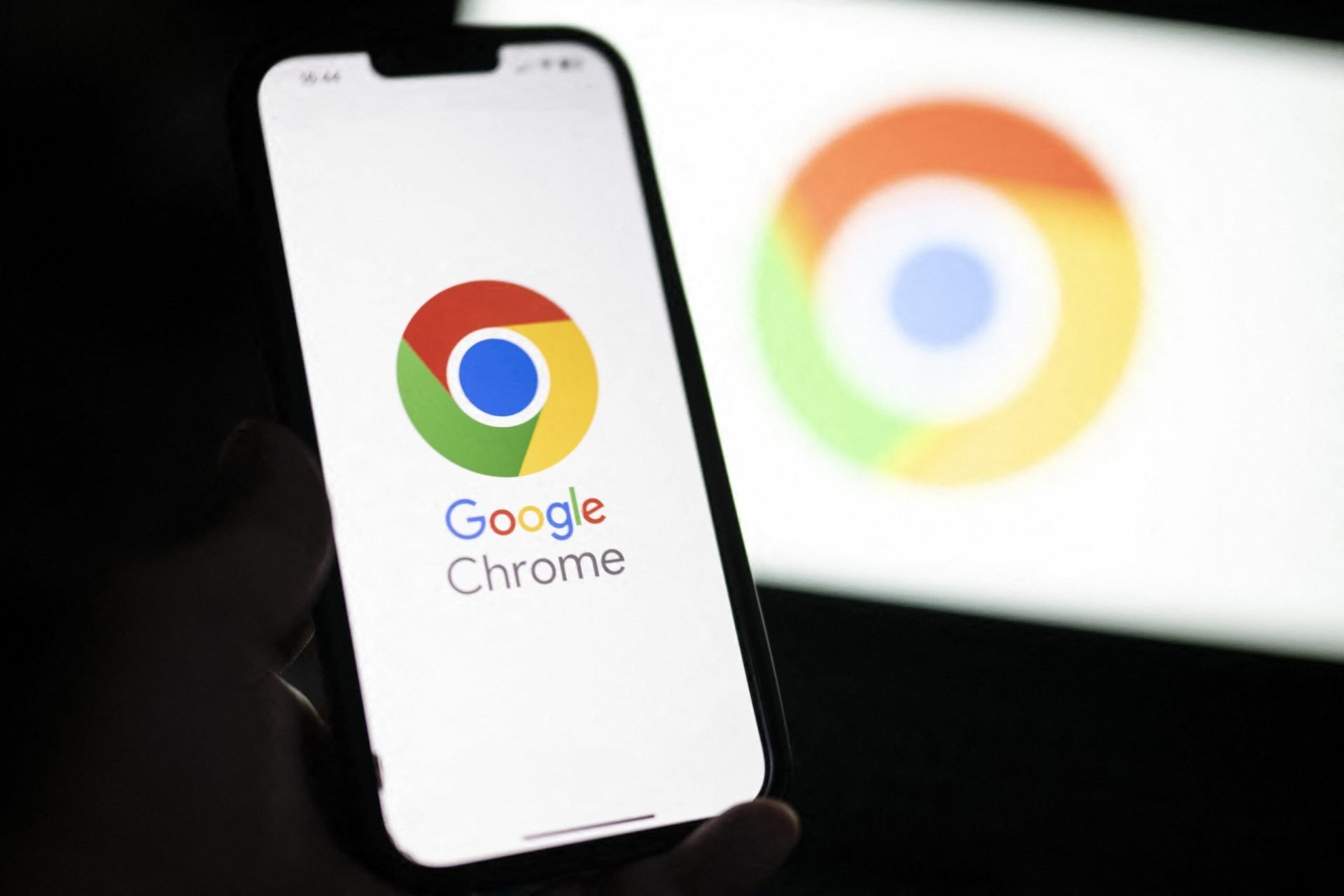 Google a decis să braceze condițiile pentru instalarea aplicațiilor provenite din surse alternative, dincolo de magazinul oficial Google Play