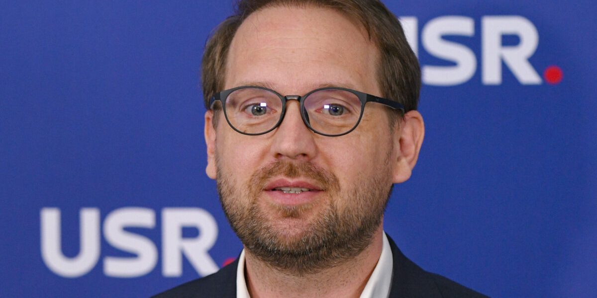 Situație tensionată în coaliția de guvernare: USR anunță că nu va colabora în cazul căderii guvernului Criza politică din România s-a acutizat în ultimele zile, odată cu discuțiile din interiorul coaliției de guvernare, unde USR pare să fi adoptat o poziție fermă față de posibilele schimbări din conducerea executivului