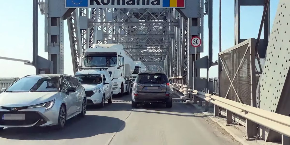 Ministerul Afacerilor Externe a emis o avertizare de călătorie pentru cetățenii români care se află sau intenționează să traverseze Bulgaria, având în vedere o blocare temporară a principalului punct de legătură rutieră între cele două țări