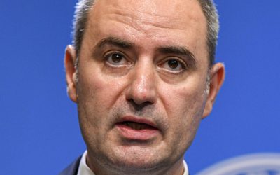 Accident rutier în Sectorul 1 din București implicând ministrul Economiei, Alexandru Nazare, și o maşină de ridesharing Un incident rutier petrecut recent în zona centrală a Capitalei a atras atenția publicului și a autorităților, fiind marcat de implicațiile unui politician de rang înalt