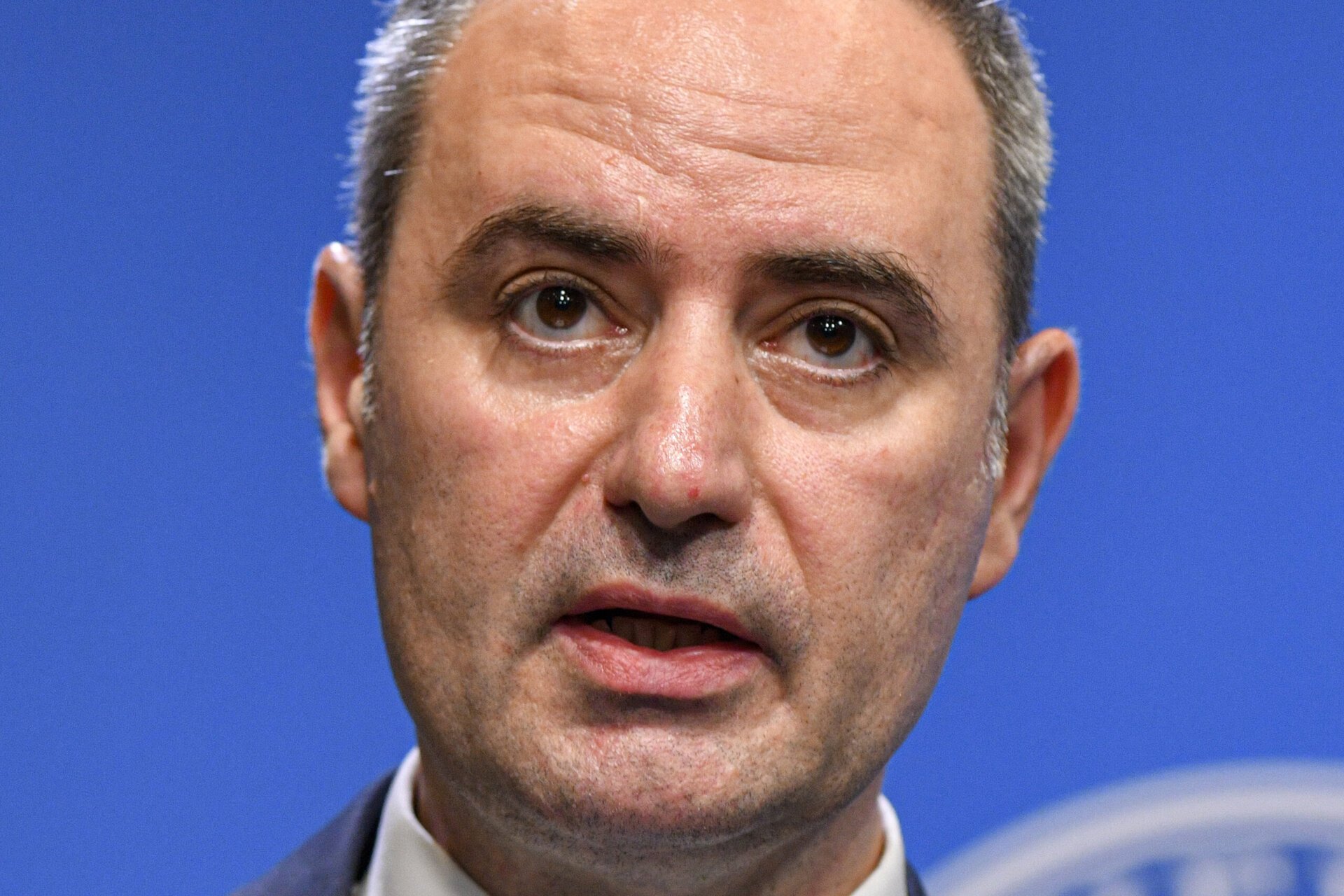 Accident rutier în Sectorul 1 din București implicând ministrul Economiei, Alexandru Nazare, și o maşină de ridesharing Un incident rutier petrecut recent în zona centrală a Capitalei a atras atenția publicului și a autorităților, fiind marcat de implicațiile unui politician de rang înalt