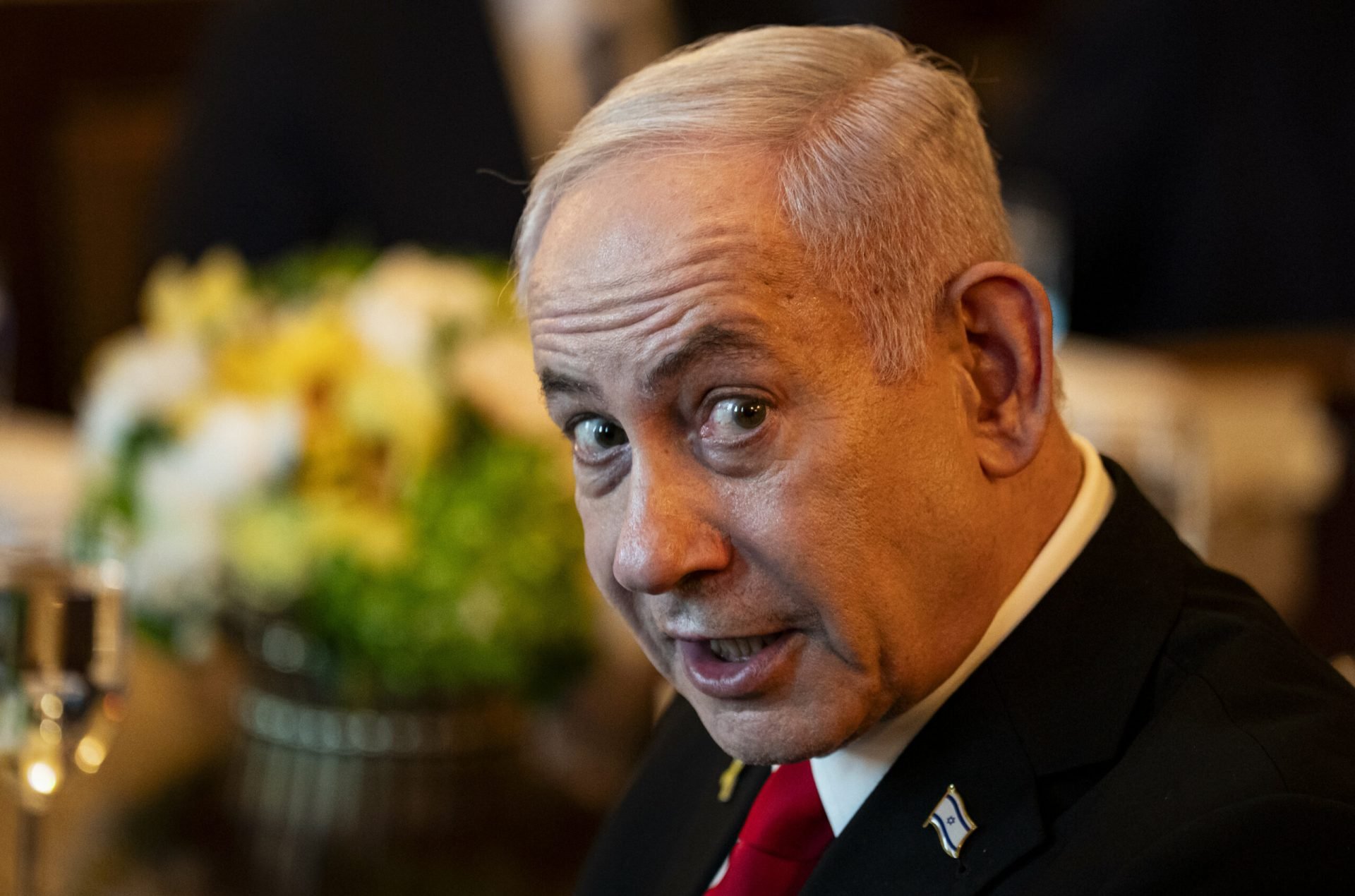 Benjamin Netanyahu: „Cât va fi nevoie, acest război se va încheia rapid” Premierul israelian Benjamin Netanyahu a făcut declarații tranșante joi după-amiază într-o conferință de presă pentru presa străină, exprimându-și încrederea că ofensiva Israelului împotriva Iranului va dura cât este nevoie pentru a-și atinge scopurile