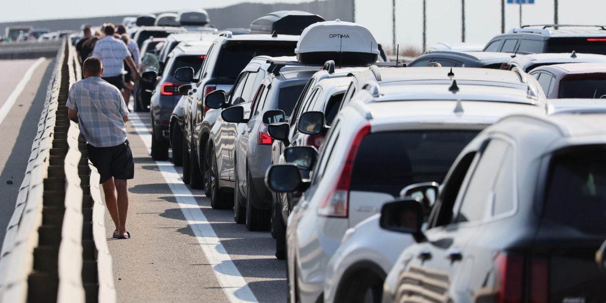 Criza petrolieră globală: cea mai mare intervenție din istorie, măsuri pentru reducerea impactului prețurilor Situația tensionată din Orientul Mijlociu a adus în prim-plan o criză fără precedent pe piața mondială a petrolului