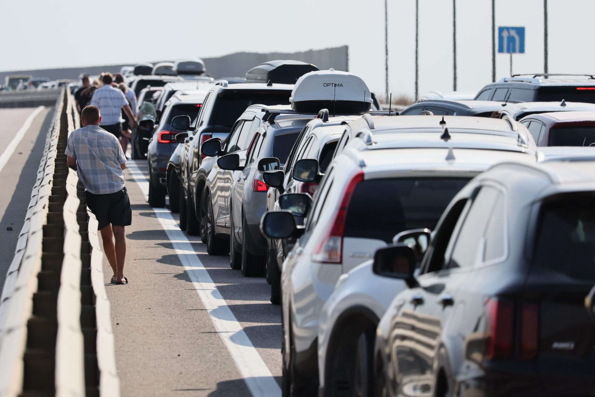 Criza petrolieră globală: cea mai mare intervenție din istorie, măsuri pentru reducerea impactului prețurilor Situația tensionată din Orientul Mijlociu a adus în prim-plan o criză fără precedent pe piața mondială a petrolului