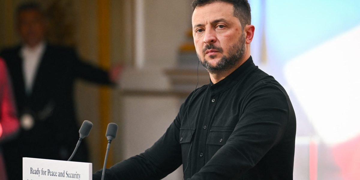 Zelenski, la București, discută cu Nicușor Dan și Ilie Bolojan despre securitatea în Marea Neagră și situația minorității române