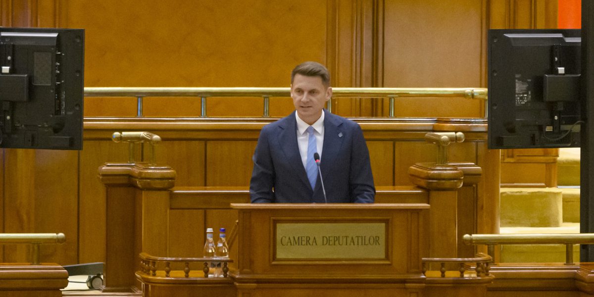 Președintele Senatului, Mircea Abrudean, respinge orice discuție privind nominalizarea sa în fruntea Serviciului Român de Informații (SRI), clarificând că nu a avut astfel de convorbiri cu președintele Nicușor Dan