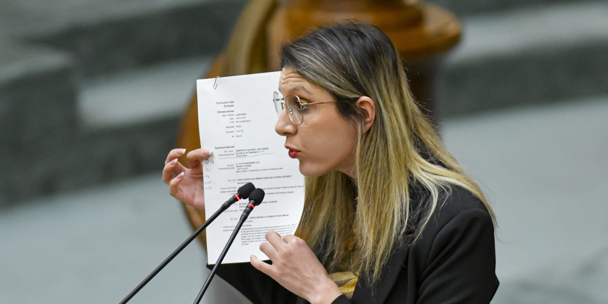 Ministra Mediului anunță finalizarea rapidă a curățeniei lacului de la Călimănești, după o sesiune de depistare și intervenție exemplară După o săptămână de la o sesizare făcută pe rețelele sociale, lacul de acumulare de la Călimănești, aflat în inima stațiunii balneare homonime, a fost complet curățat de deșeuri, dovedind că responsabilitatea și viteza de reacție pot avea efecte concrete și în protejarea mediului