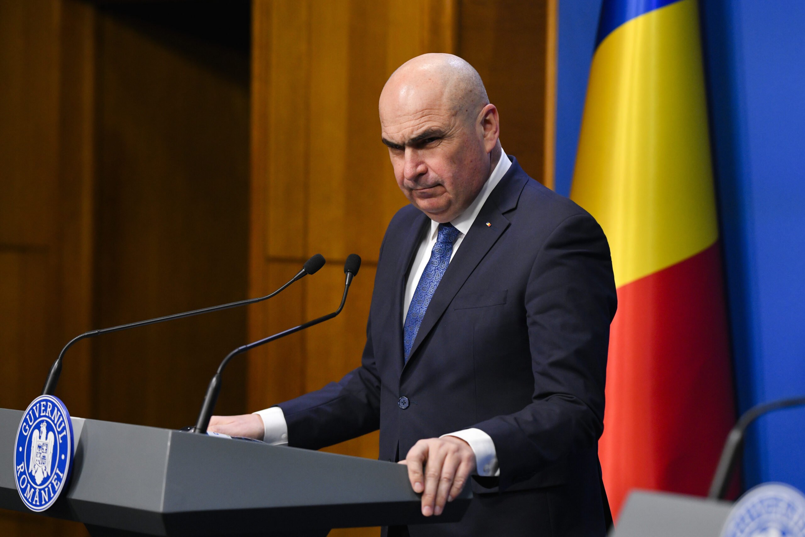 Ilie Bolojan și Șeicul Mohamed bin Zayed Al Nahyan reafirmă prietenia și cooperarea între România și Emiratele Arabe Unite, în contextul tensiunilor regionale O discuție remarcabilă între Ilie Bolojan, prim-ministrul României, și Alteța Sa Șeicul Mohamed bin Zayed Al Nahyan, liderul Emiratelor Arabe Unite, a avut loc recent în timpul unei întâlniri oficiale, în plină atmosferă de solidaritate și dorință de colaborare între cele două state