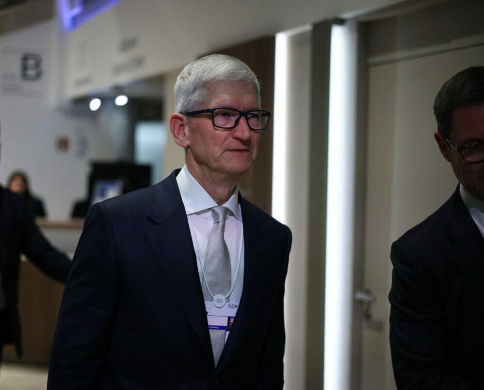 Tim Cook, CEO-ul Apple, a clarificat speculațiile din ultima vreme despre eventuale schimbări în conducere, într-o intervenție la emisiunea "Good Morning America"