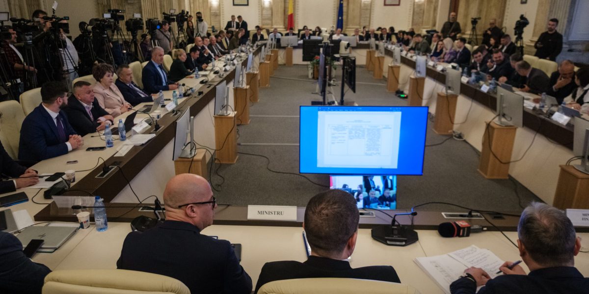 Scandal la comisia de buget a Parlamentului, în plină discuție despre pachetul social propus de PSD Un incident tensionat a avut loc miercuri în cadrul comisiilor reunite de buget-finanțe ale Parlamentului, acolo unde dezbaterile pe marginea proiectului de lege social au devenit, din nou, scena unui conflict aparent evident privind interpretarea rezultatelor votului