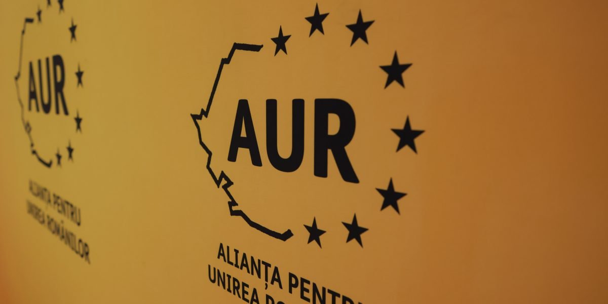 AUR atacă PSD și îi ia apărarea premierului Ilie Bolojan