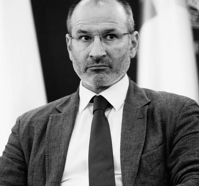 România organizează un zbor charter pentru repatrierea românilor din Qatar afectați de conflictul din Orientul Mijlociu În condițiile escaladării conflictului din Orientul Mijlociu, Ministerul de Externe al României face toate eforturile pentru a asigura evacuarea cetățenilor români aflați în pericol, în special din Qatar și din alte zone de crisi