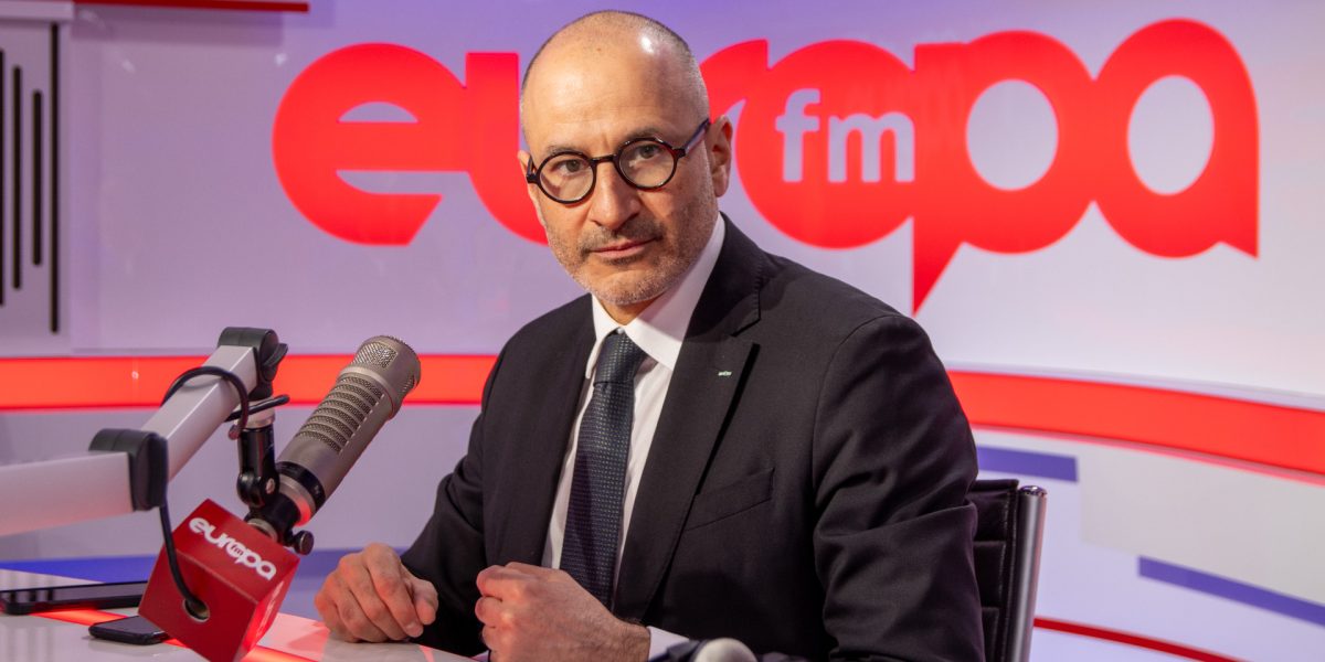 Peste 2.000 de români au reușit să părăsească țările din Orientul Mijlociu aflate în pericol, în ultimele zile, în timp ce oficialii români îndeamnă cetățenii rămași să solicite asistență consulară