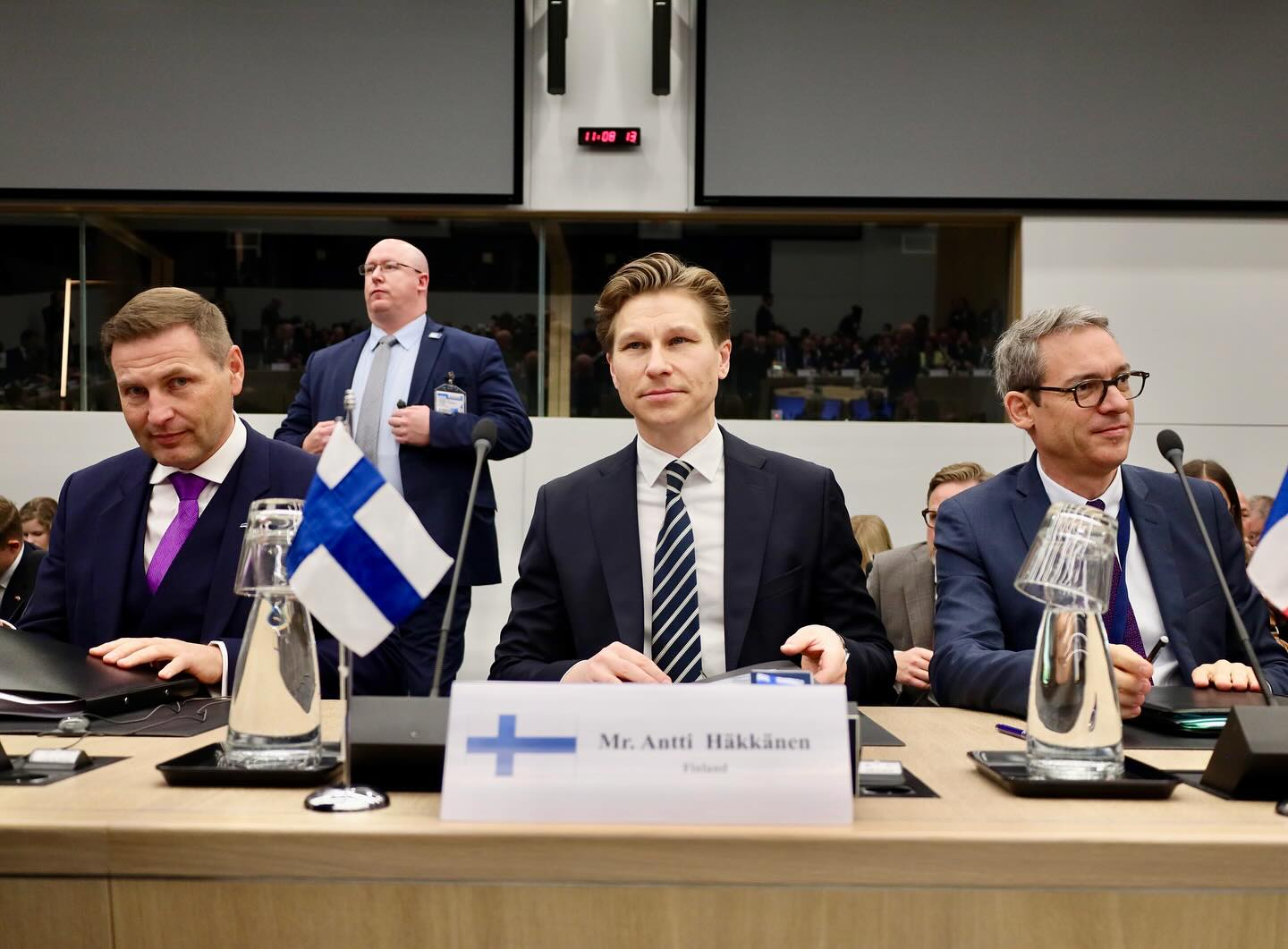 Finlanda anunță o schimbare majoră în politica sa privind armamentul nuclear, semnalând o posibilă apropiere de o poziție mai pragmatică în contextul tensiunilor crescute din regiune