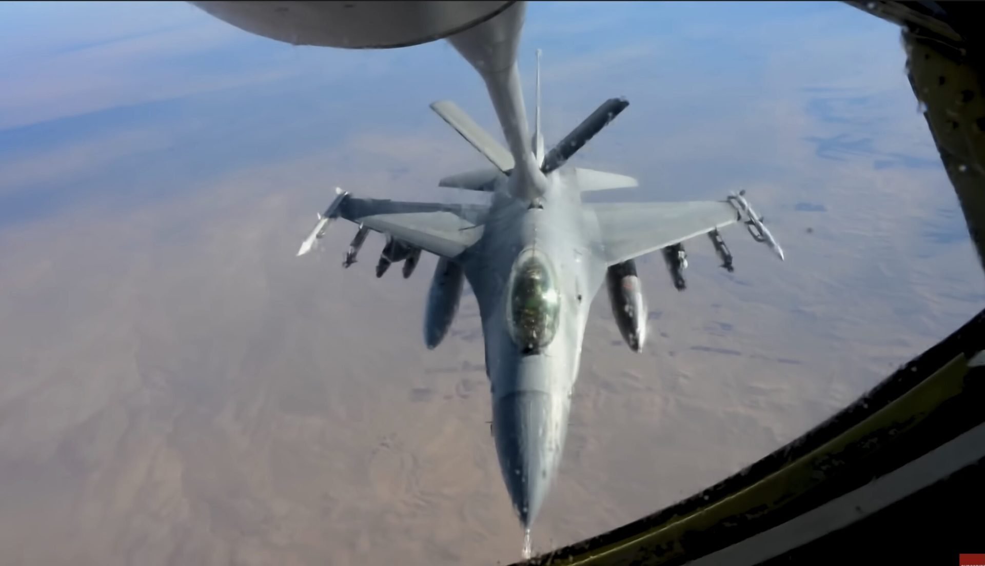 Trei avioane-cisternă americane au sosit oficial în România