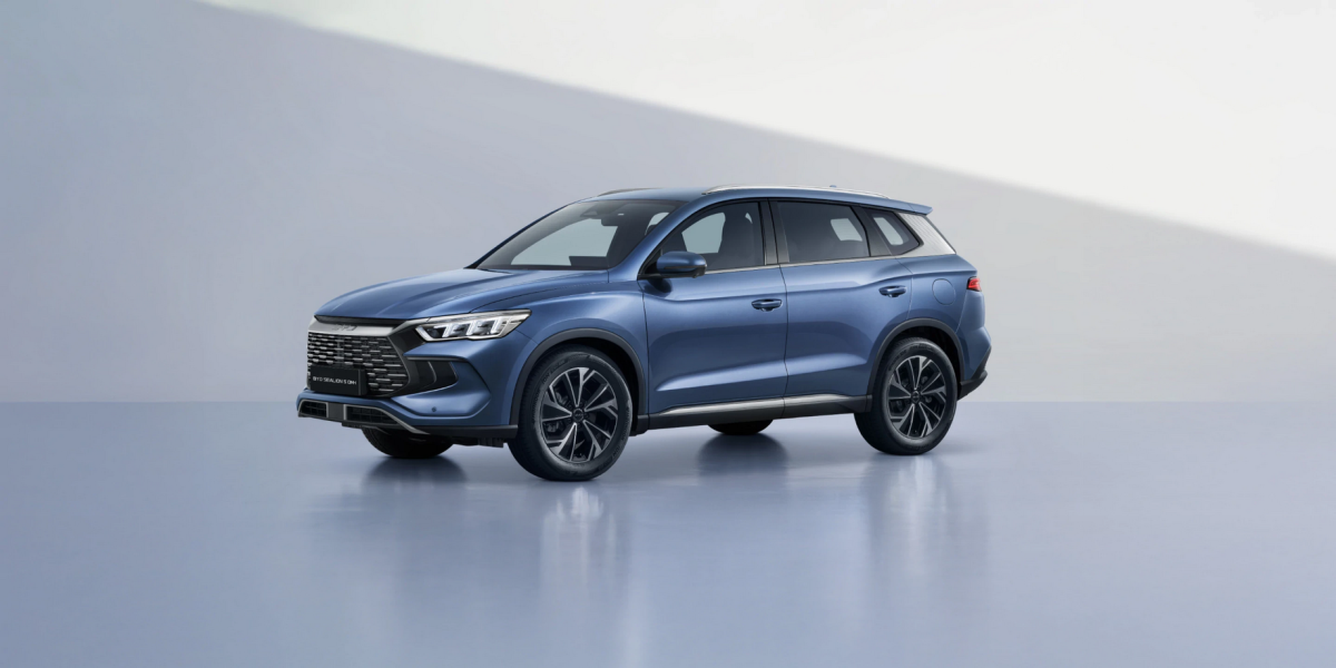 Un eveniment fără precedent marchează piața auto europeană în 2025: pentru prima dată, importurile de automobile și piese auto din China au depășit volumul exporturilor din Uniunea Europeană către China