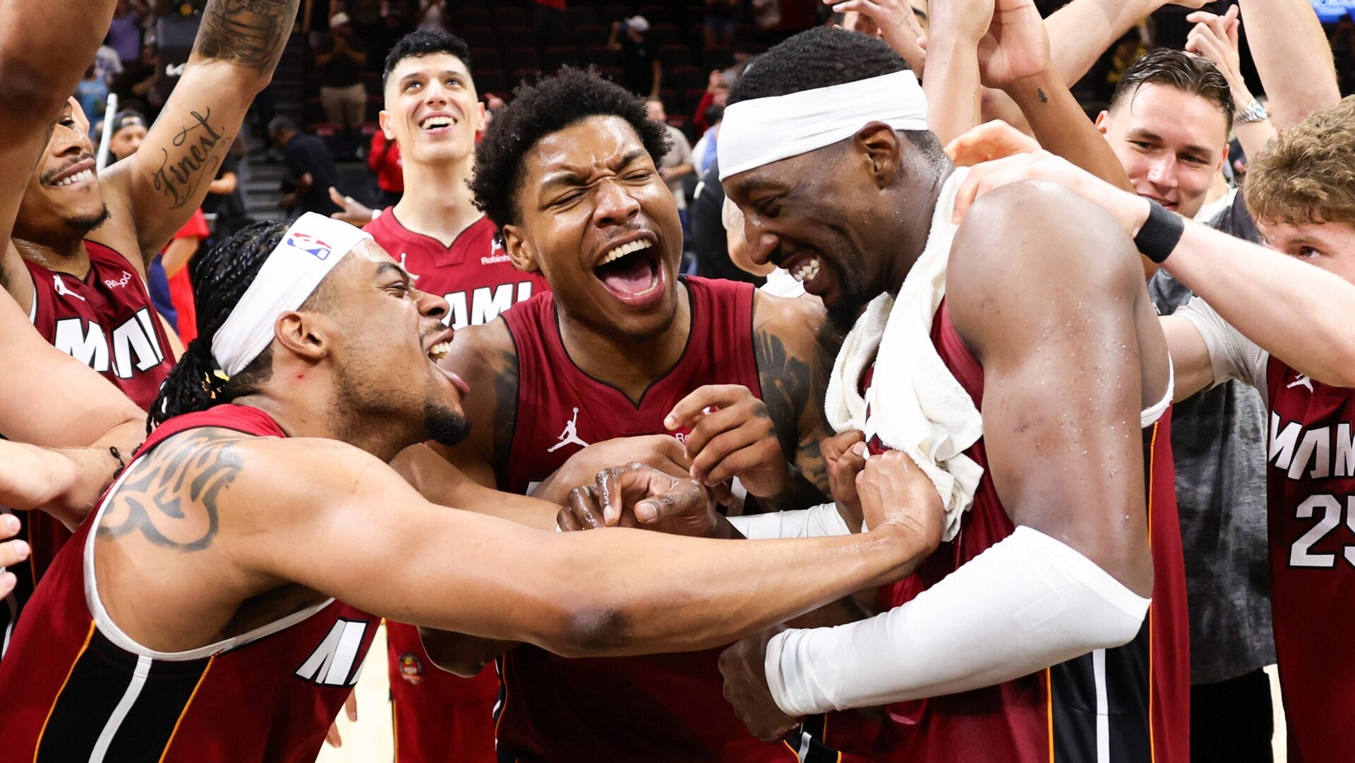 Bam Adebayo de la Miami Heat a reușit un record neașteptat, marcând 83 de puncte într-un meci spectaculos împotriva echipei Washington Wizards, ceea ce a declanșat o avalanșă de reacții și întrebări despre surpriza statistică de proporții din NBA