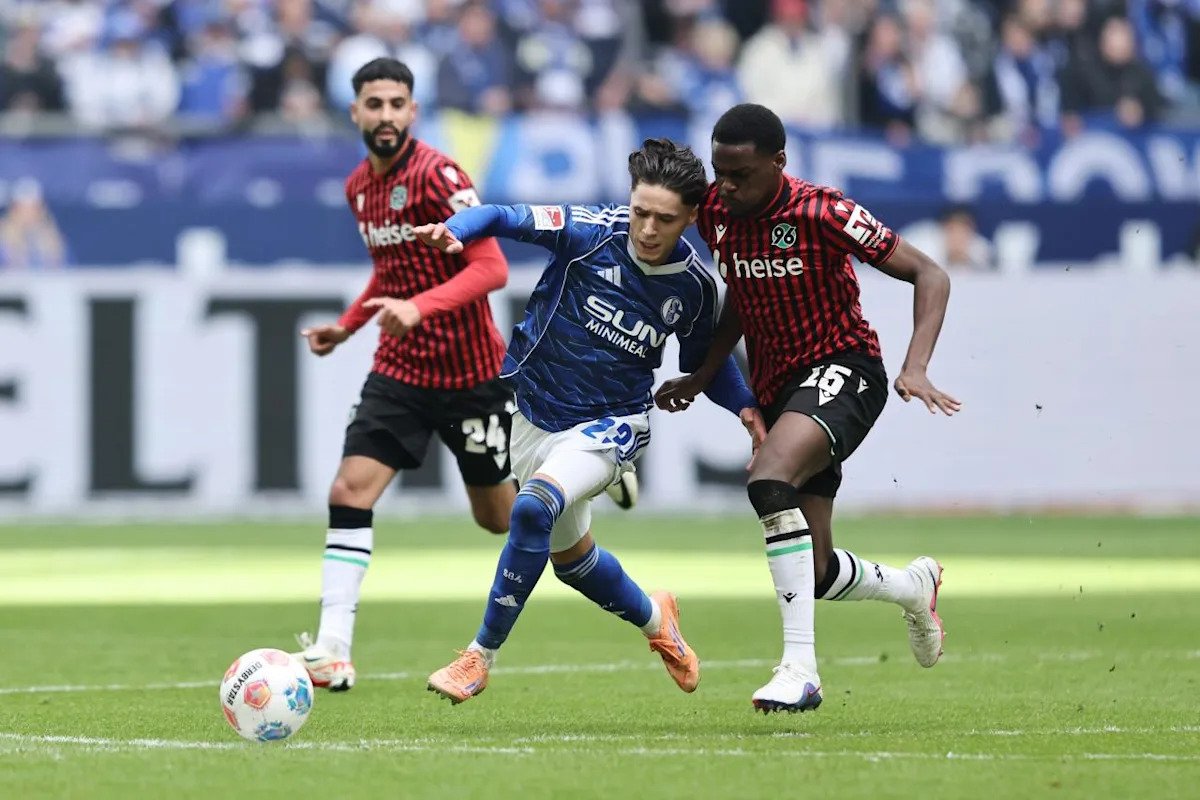 Noel Aseko, tânărul mijlocaș al echipei Hannover 96, este pe cale să revină la Bayern Munchen la sfârșitul sezonului, conform informațiilor obținute din surse apropiate clubului bavarez