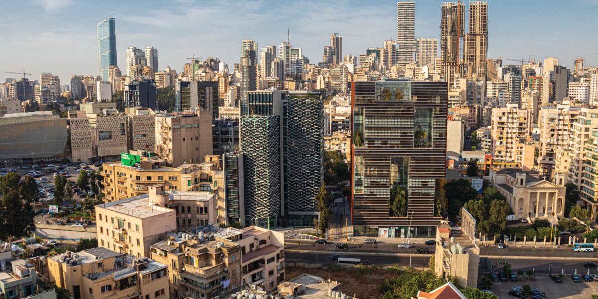 Libanul în pragul unui Nou Val de Conflicte: Sute de mii de oameni se refugiază după ordinele de evacuare ale armatei israeliene Situația din Beirut și din restul Libanului devine tot mai tensionată, pe măsură ce escaladează conflictele dintre Israel și gruparea paramilitară Hezbollah