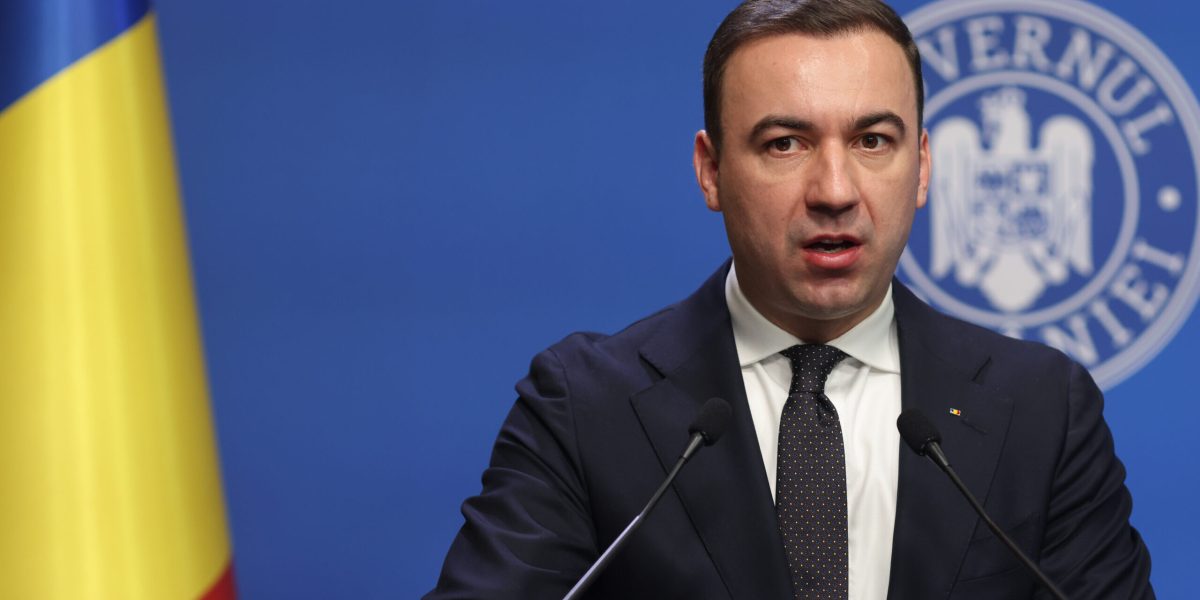 Guvernul României a decis să prelungească plafonarea prețului la gaze naturale, într-un moment în care piața energetică se află sub presiune din cauza contextului geopolitic și a procesului de liberalizare în plină desfășurare