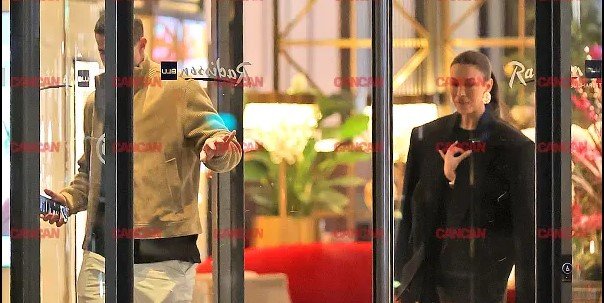 Fostul golgheter al FCSB, fotografiat de mână cu o prezentatoare TV! Cu cine s-a afișat milionarul Bogdan Stancu