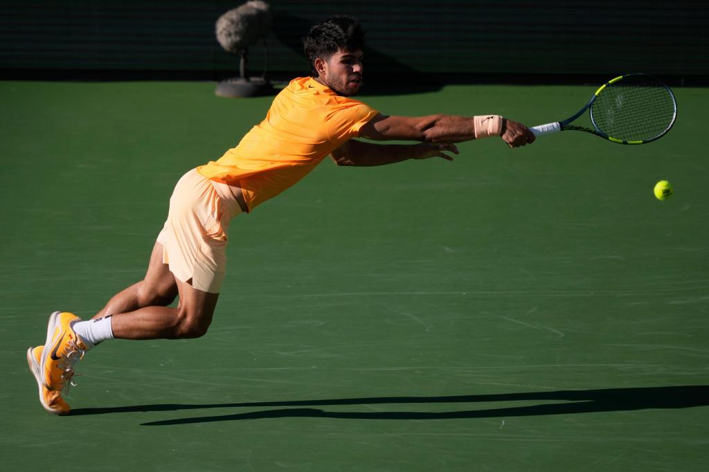 Carlos Alcaraz, eliminat prematur din Turneul de la Miami Jucătorul spaniol Carlos Alcaraz, numărul unu mondial, a fost eliminat în faza a treia a turneului Masters 1000 de la Miami, după o dispută intensă cu americanul Sebastian Korda